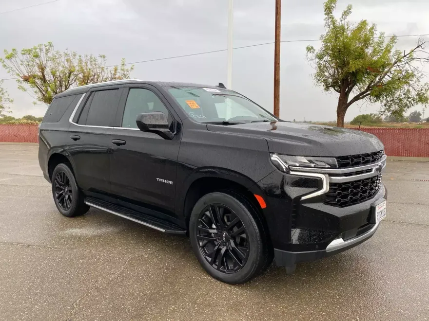 2023 Chevrolet Tahoe LS photo 1