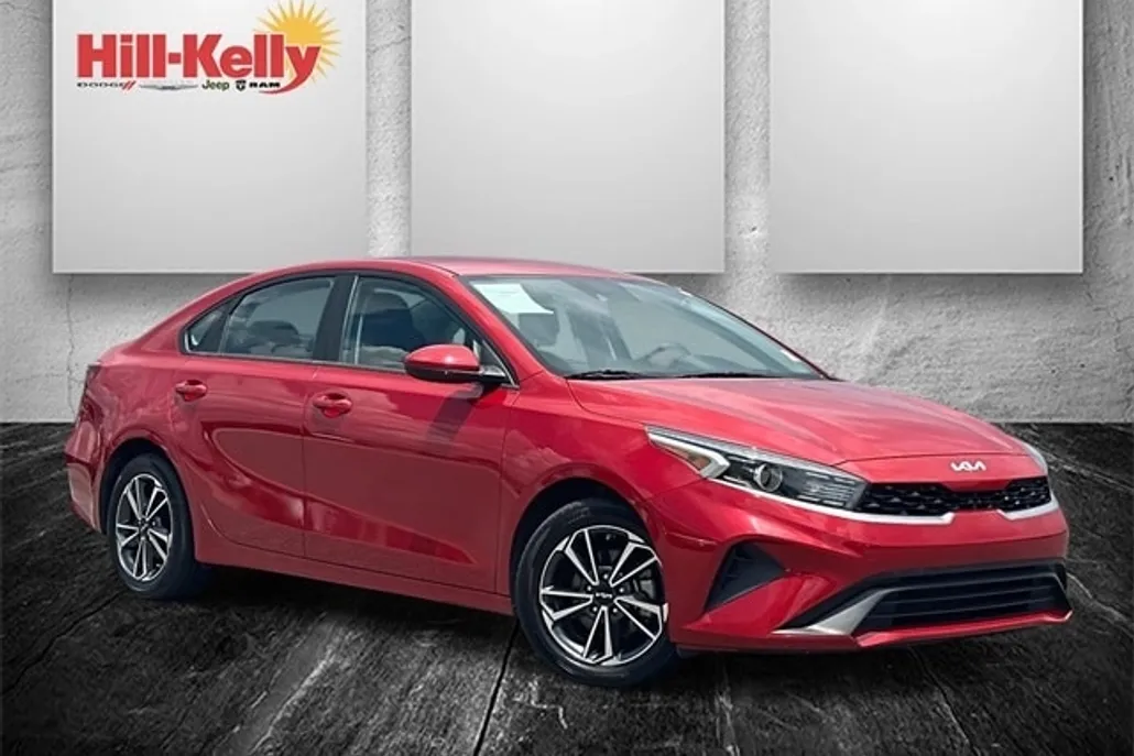 2023 Kia Forte LXS photo 1