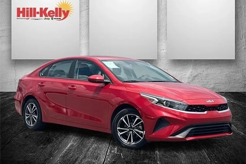 2023 Kia Forte LXS photo 1