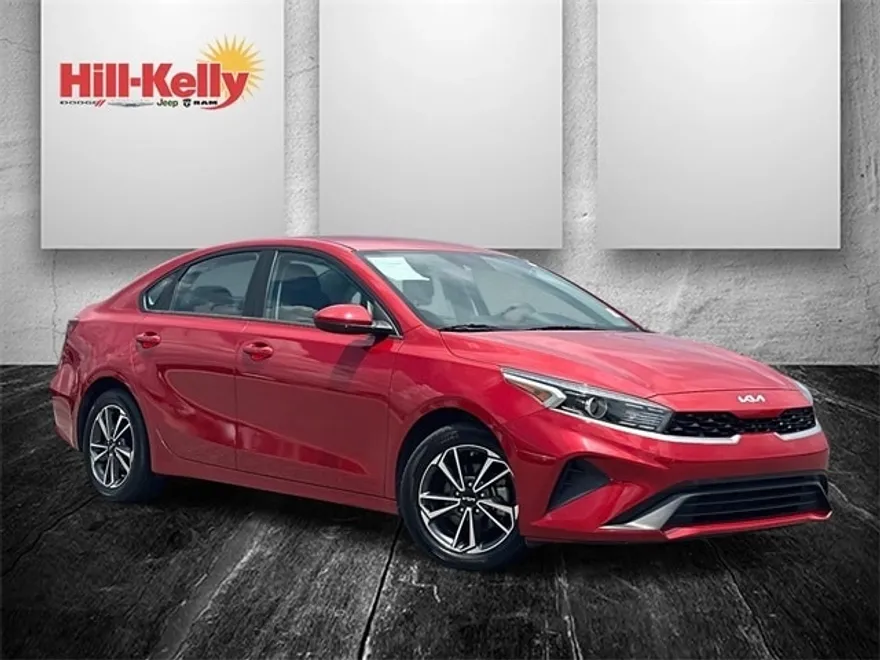 2023 Kia Forte LXS photo 1