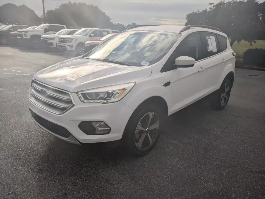 2018 Ford Escape SEL photo 1
