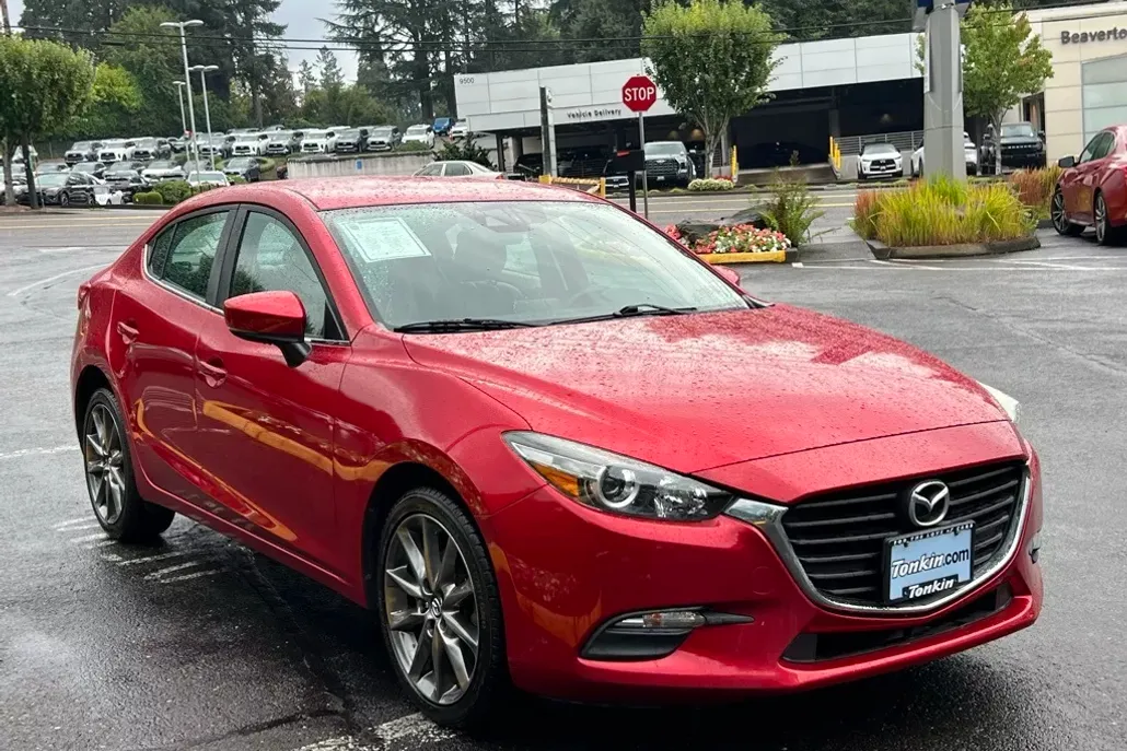 2018 Mazda Mazda3 Touring photo 1