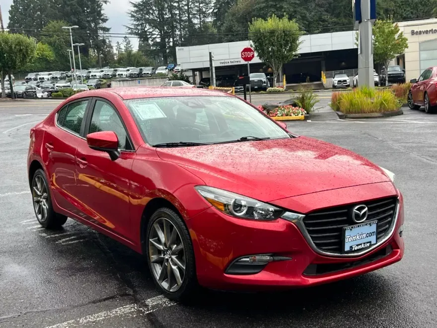 2018 Mazda Mazda3 Touring photo 1