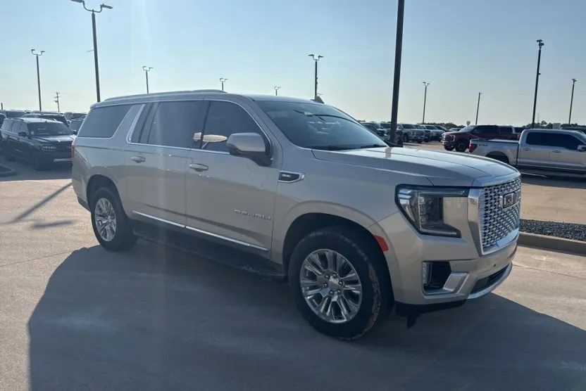 2023 Gmc Yukon XL Denali photo 1