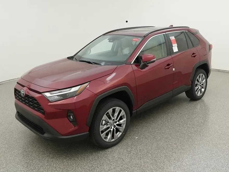 2022 Toyota RAV4 XLE Premium photo 1