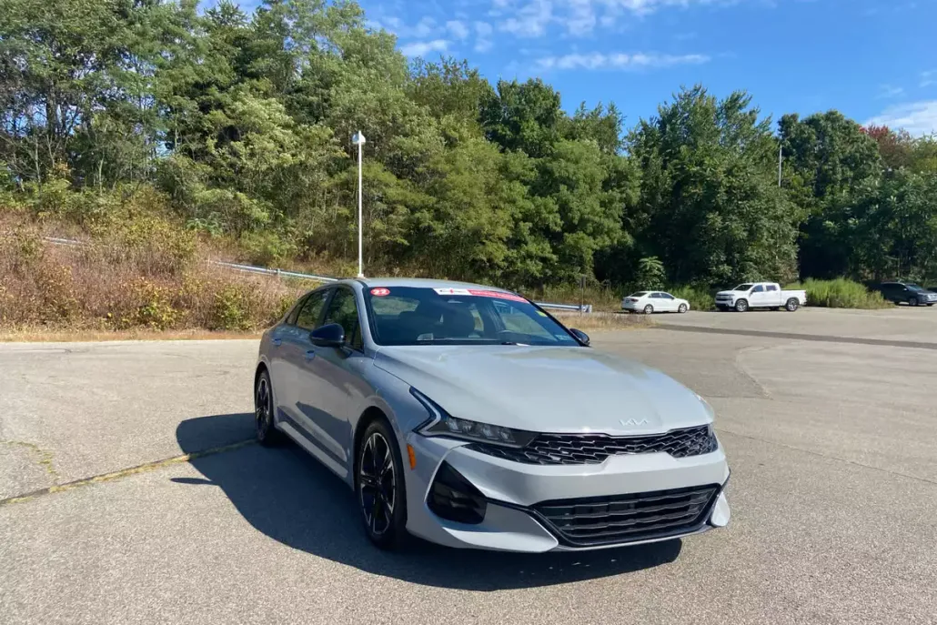 2022 Kia K5 GT-Line photo 1
