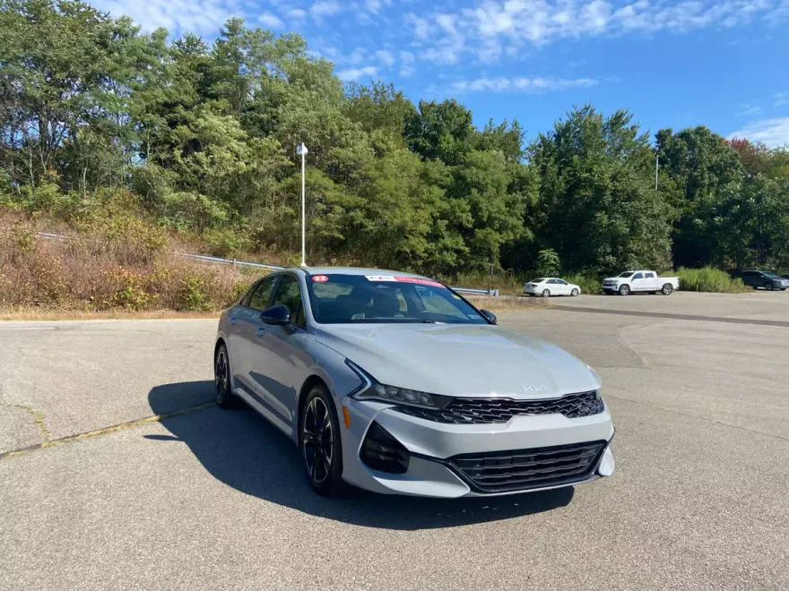 2022 Kia K5 GT-Line photo 1