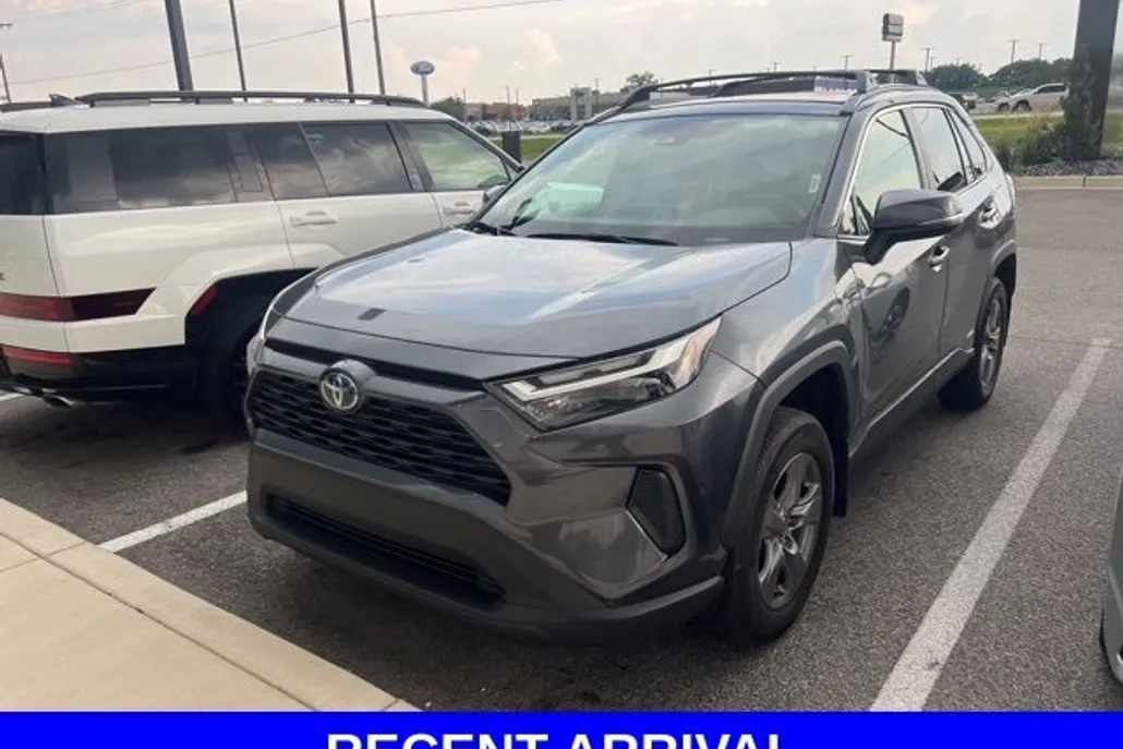 2023 Toyota RAV4 Hybrid XLE photo 1
