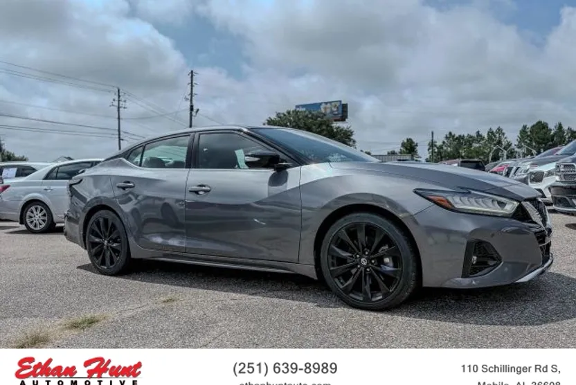 2019 Nissan Maxima SR photo 1