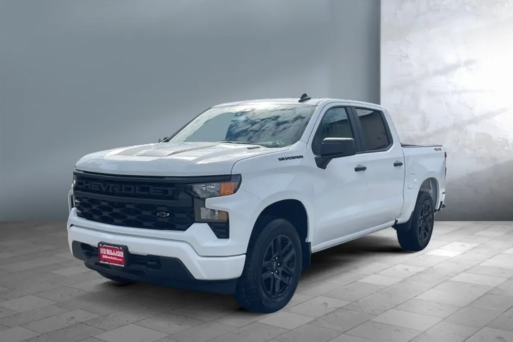2025 Chevrolet Silverado 1500 Custom photo 1