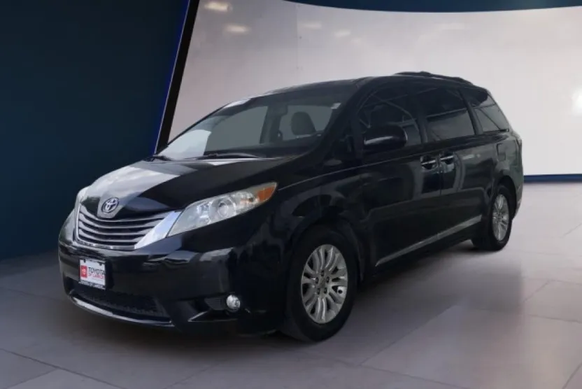 2015 Toyota Sienna Limited Premium photo 1