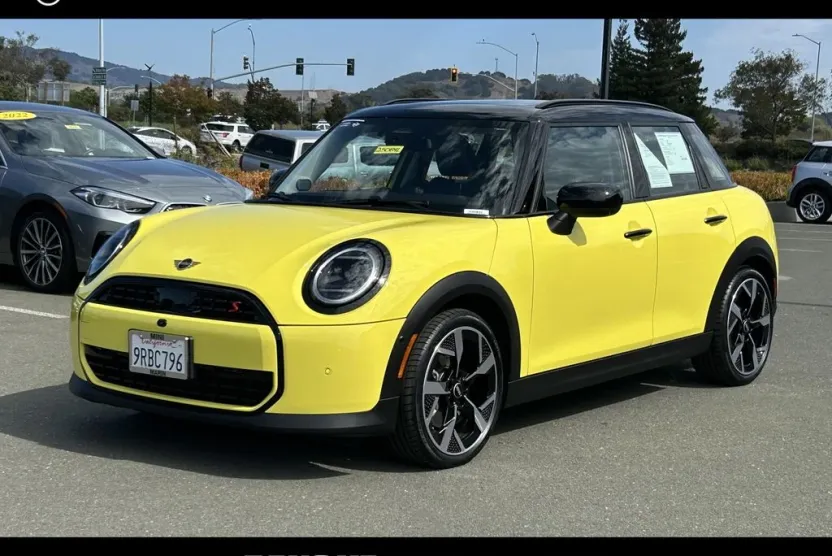 2025 Mini Countryman S ALL4 photo 1