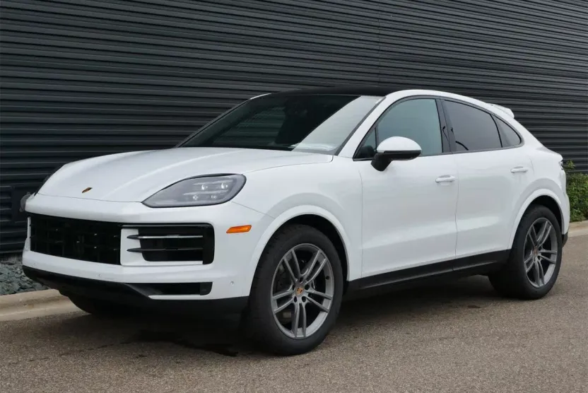 2026 Porsche Cayenne Coupe photo 1