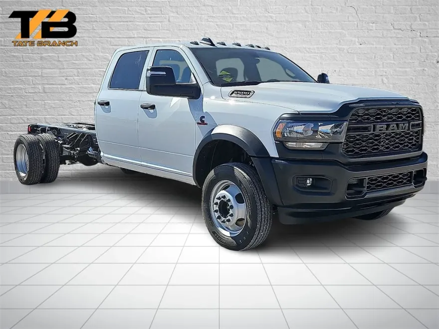 2024 Ram 5500 Tradesman photo 1