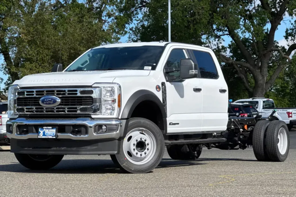 2025 Ford F-450 photo 1