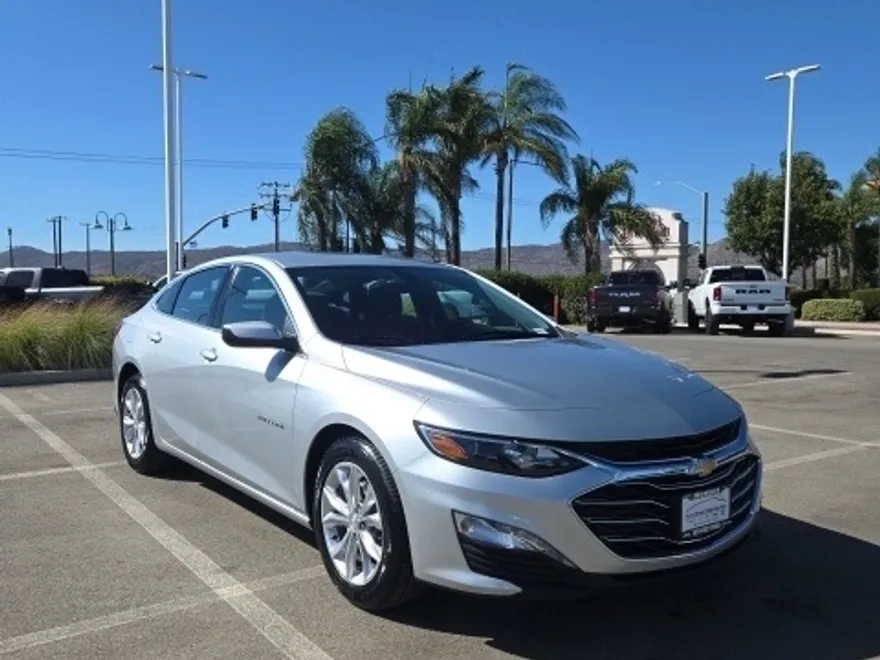 2022 Chevrolet Malibu 1LT photo 1