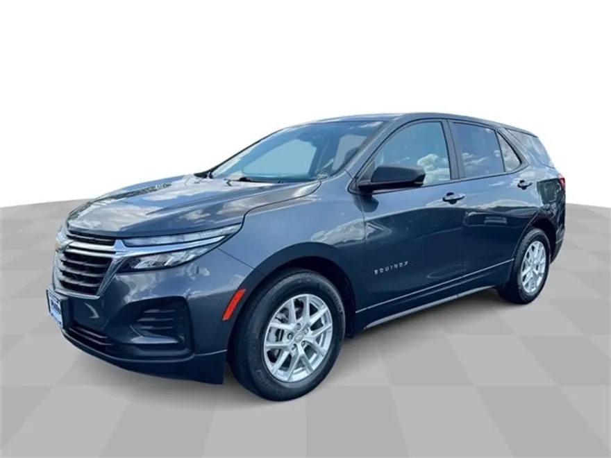 2022 Chevrolet Equinox LS photo 1