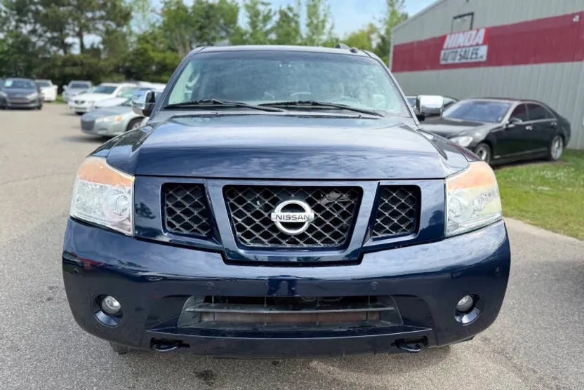 2008 Nissan Armada SE photo 1