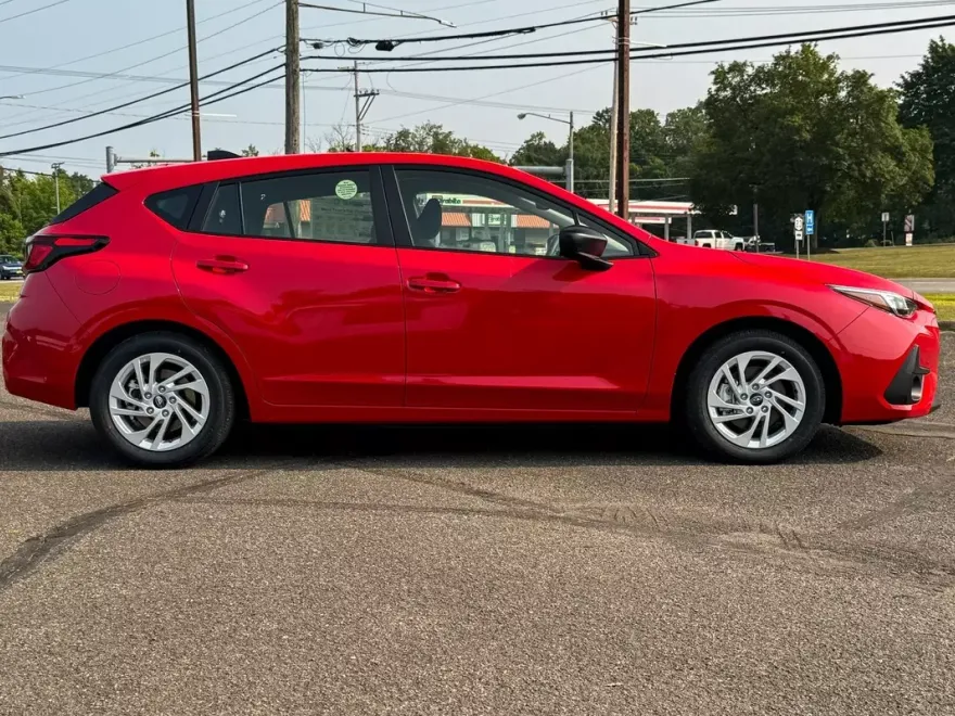 2025 Subaru Impreza Base photo 1
