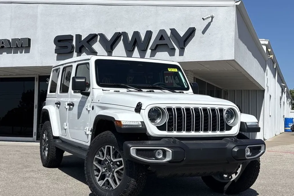 2025 Jeep Wrangler Sahara photo 1