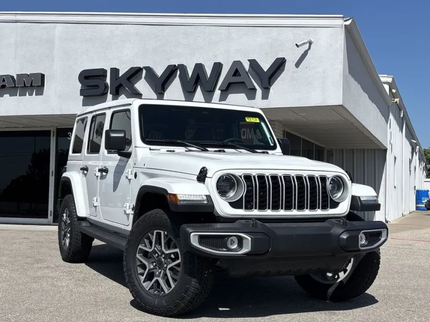 2025 Jeep Wrangler Sahara photo 1