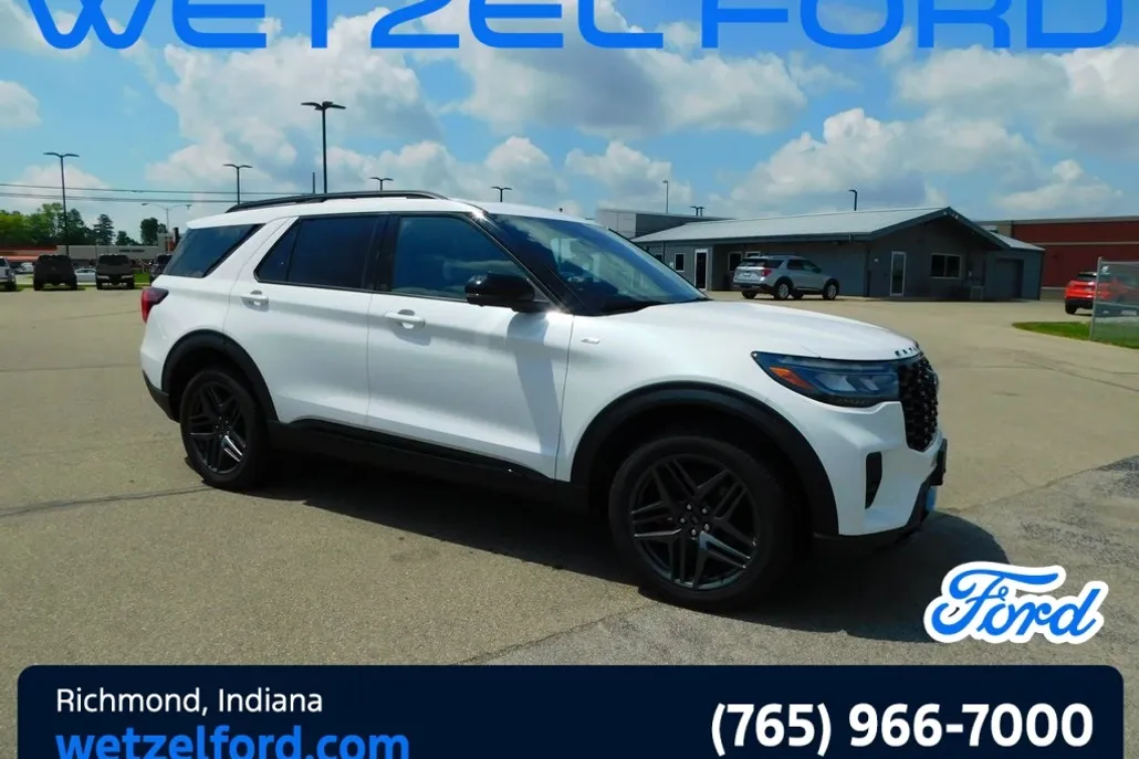 2025 Ford Explorer ST-Line photo 1