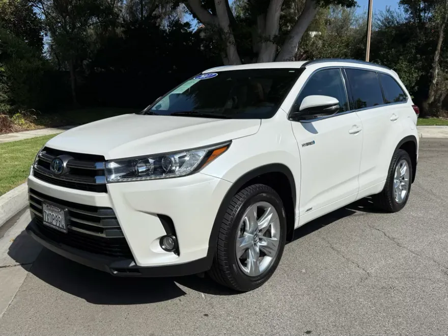 2017 Toyota Highlander Limited Platinum Hybrid photo 1