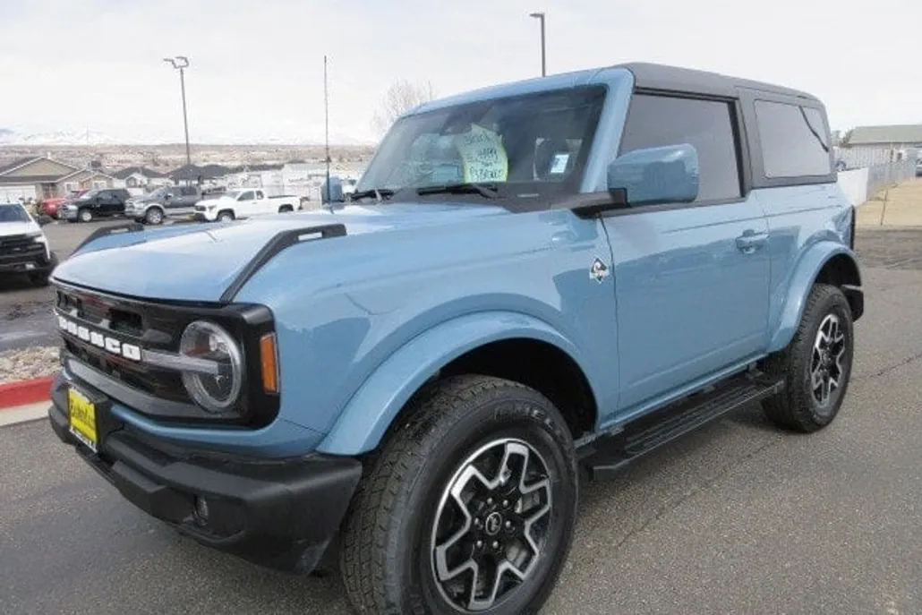 2023 Ford Bronco Outer Banks photo 1