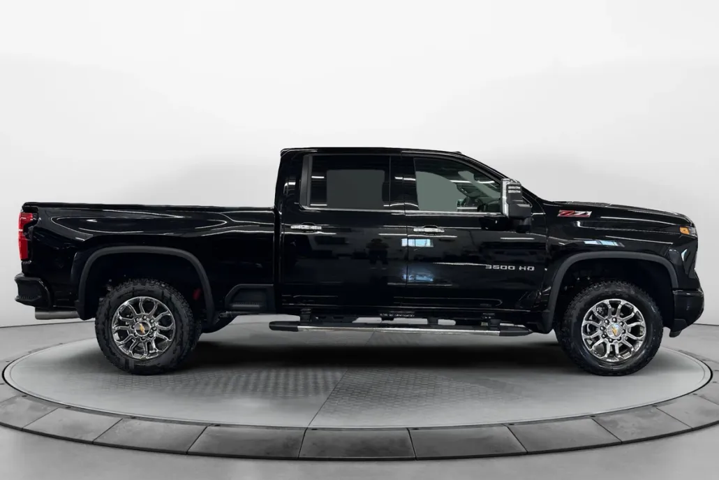 2026 Chevrolet Silverado 3500HD LTZ photo 1
