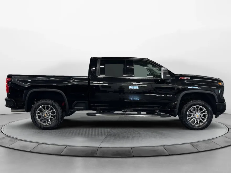 2026 Chevrolet Silverado 3500HD LTZ photo 1
