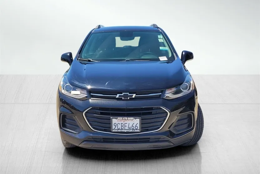 2022 Chevrolet Trax LT photo 1
