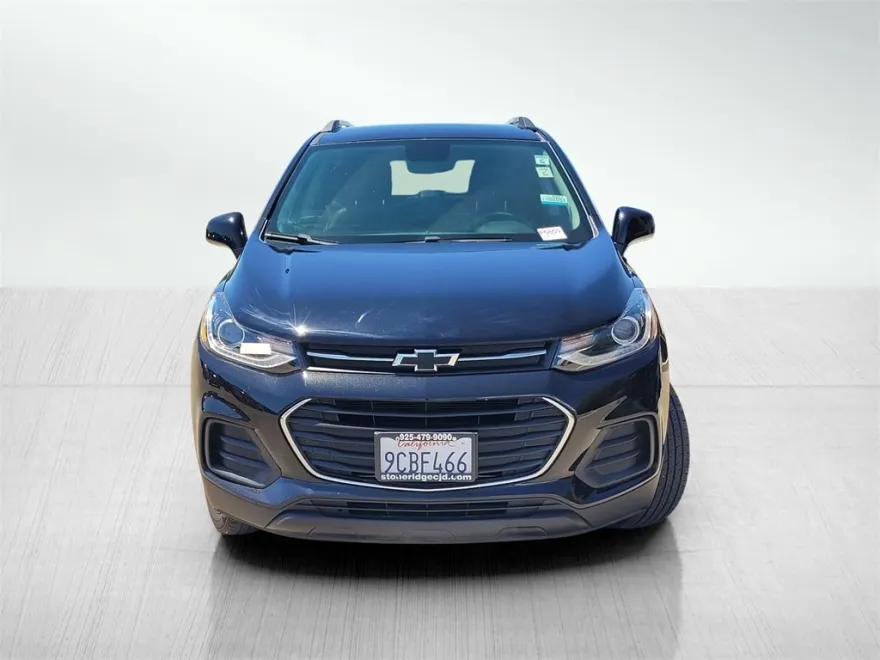 2022 Chevrolet Trax LT photo 1