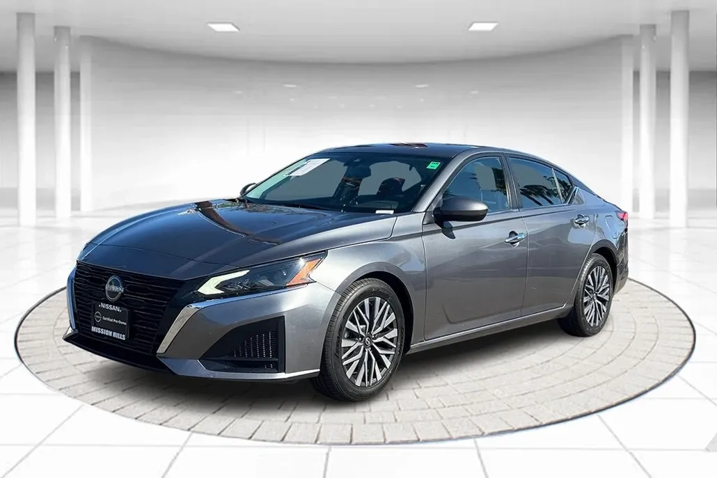 2023 Nissan Altima 2.5 SV photo 1