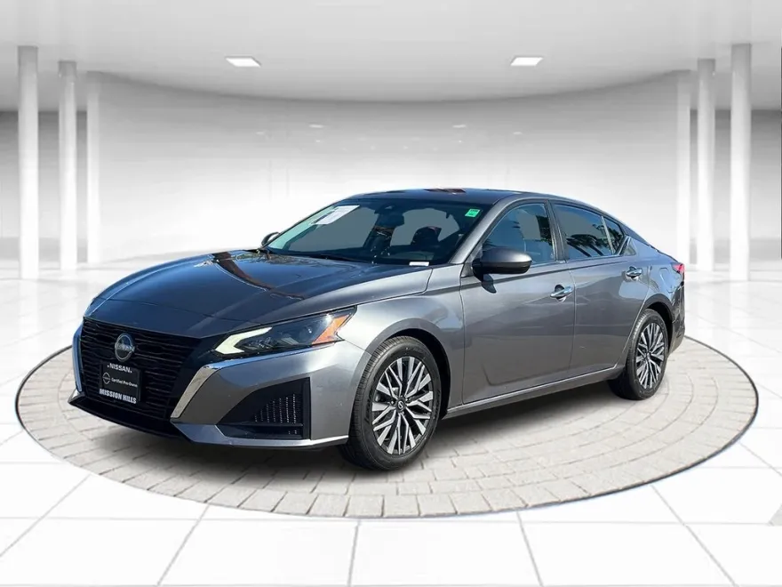 2023 Nissan Altima 2.5 SV photo 1