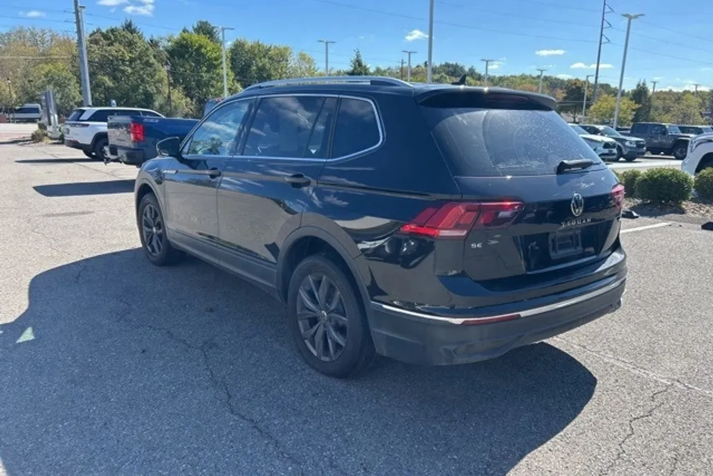 2022 Volkswagen Tiguan SE photo 1