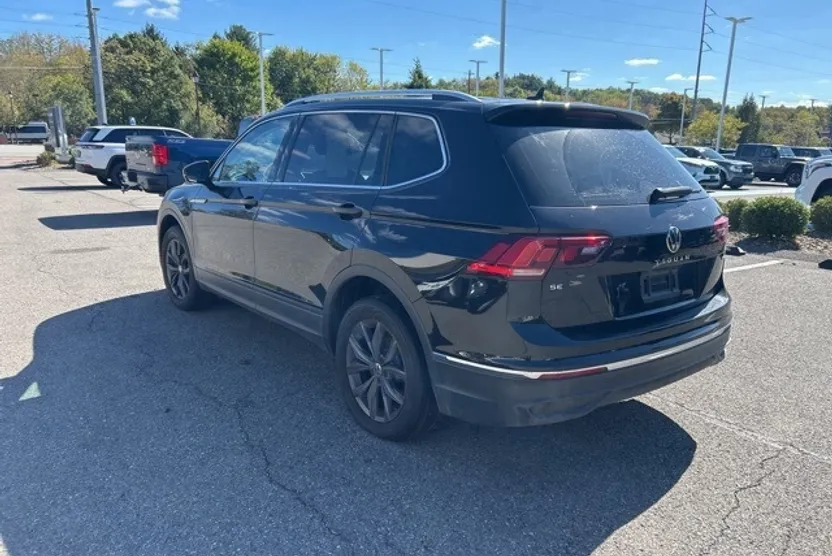 2022 Volkswagen Tiguan SE photo 1