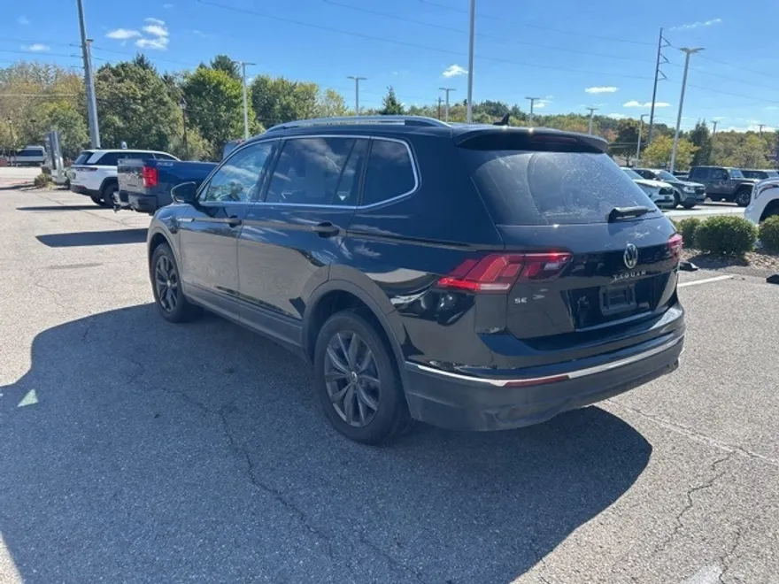 2022 Volkswagen Tiguan SE photo 1