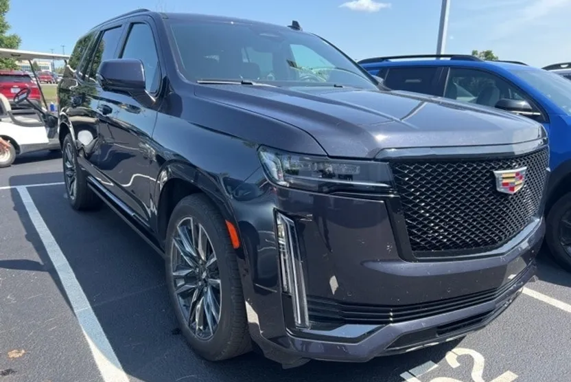 2023 Cadillac Escalade Sport photo 1