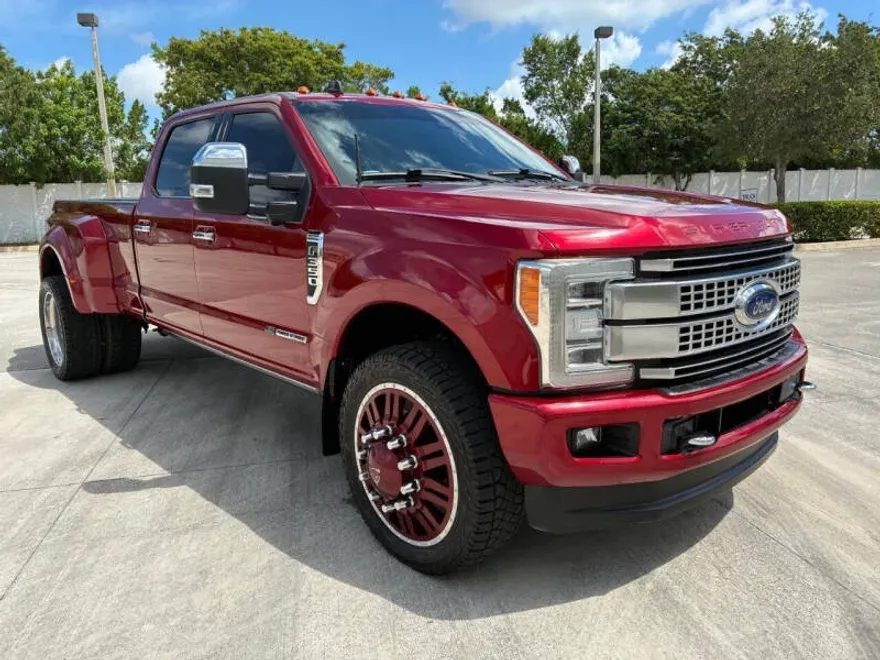 2019 Ford F-350 Platinum photo 1
