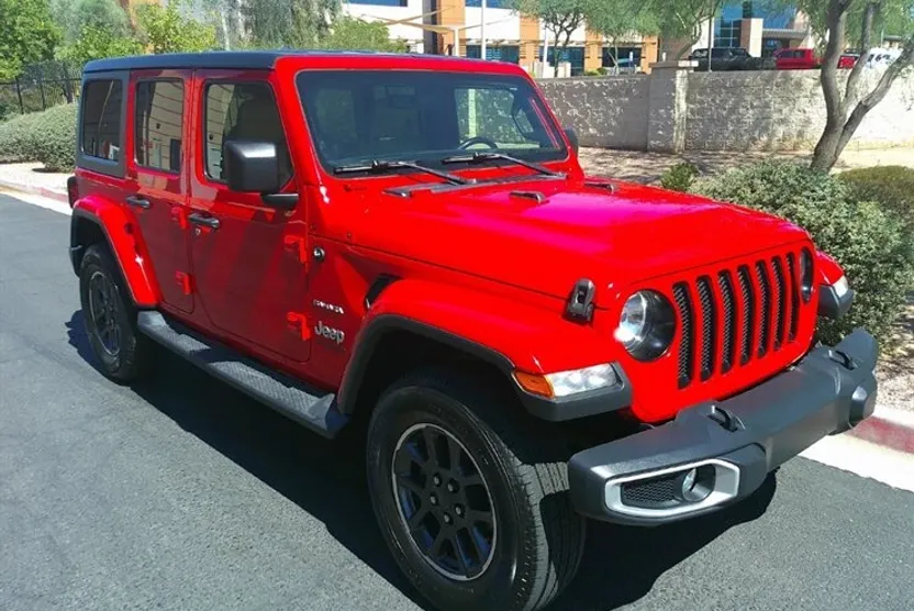 2019 Jeep Wrangler Unlimited Sahara photo 1