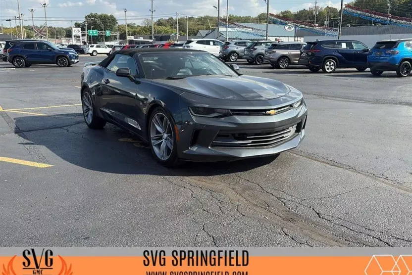 2017 Chevrolet Camaro 1LT photo 1