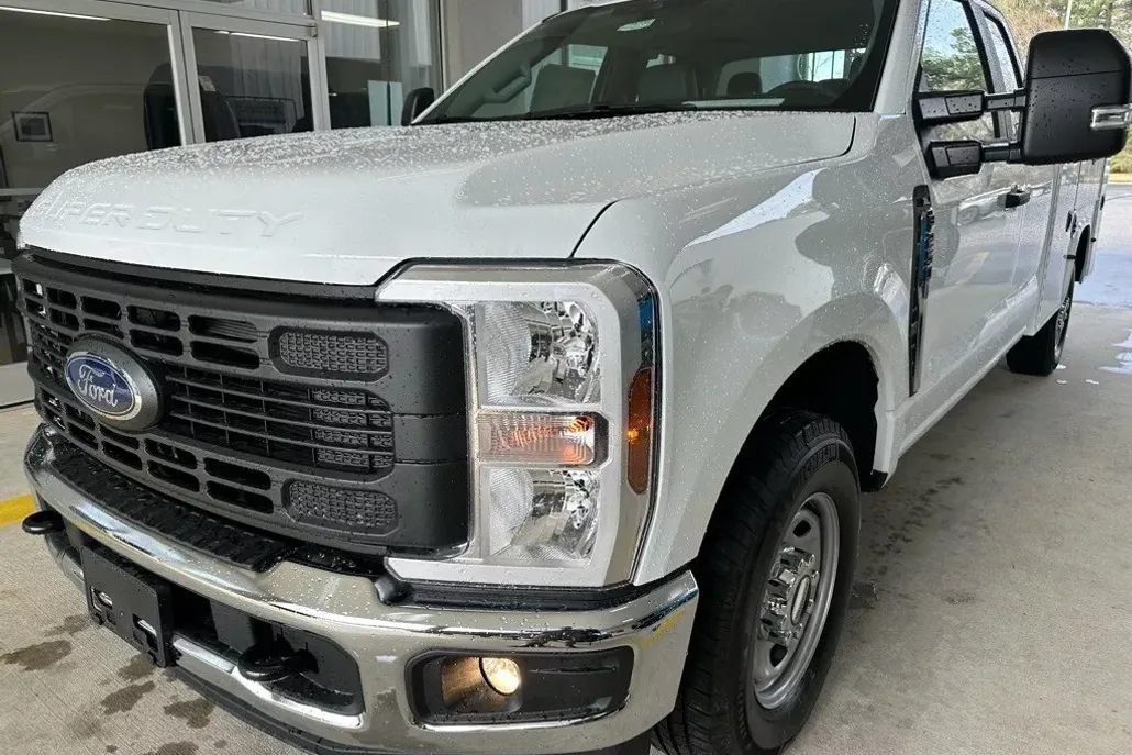 2025 Ford F-250 XL photo 1