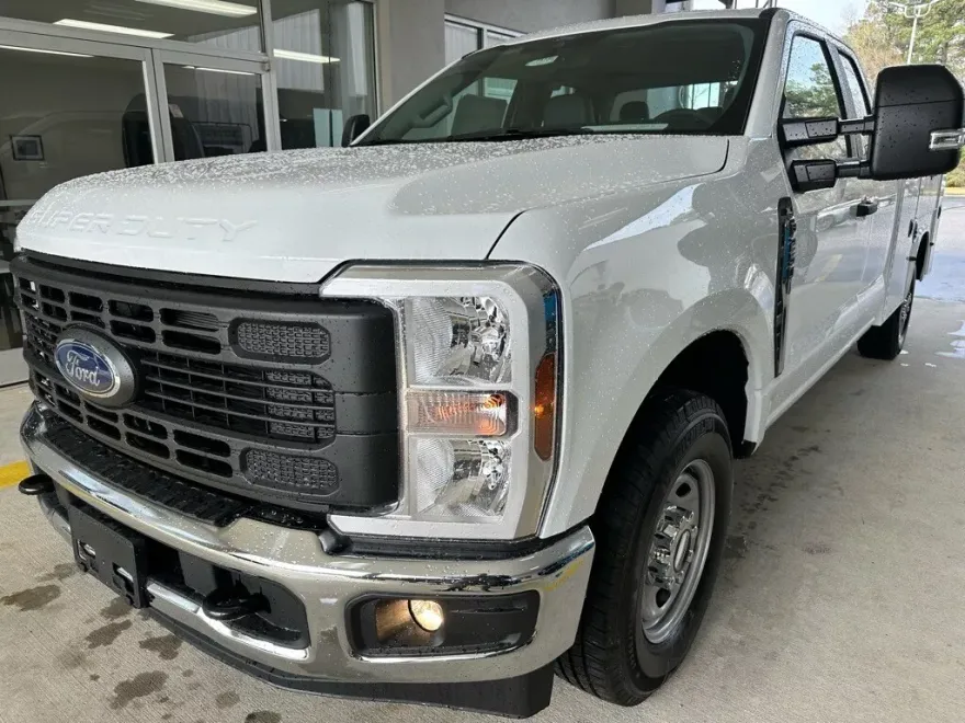 2025 Ford F-250 XL photo 1