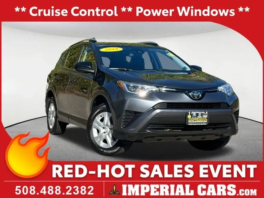 2018 Toyota RAV4 LE photo 1