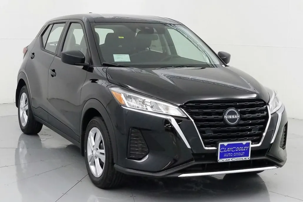 2024 Nissan Kicks S photo 1