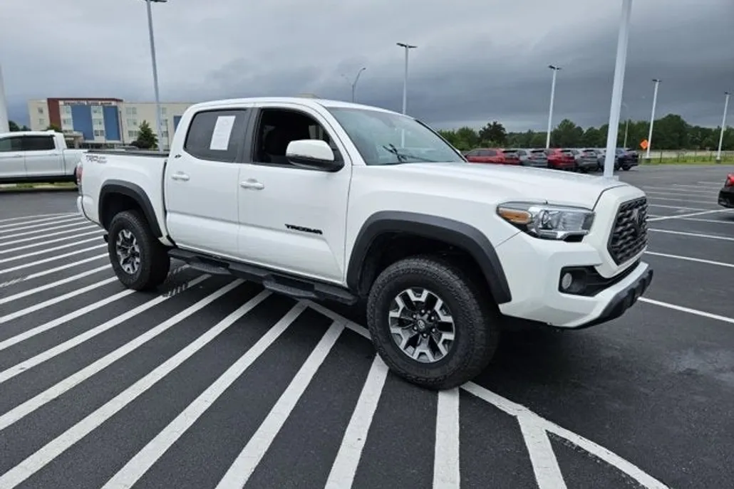2022 Toyota Tacoma TRD Off-Road photo 1