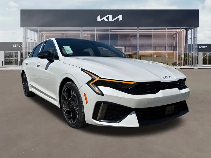 2025 Kia K5 GT-Line photo 1