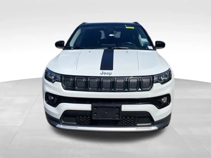 2022 Jeep Compass Limited photo 1