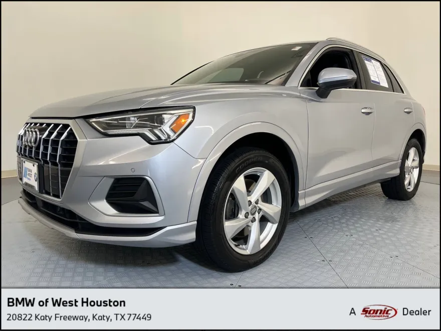 2020 Audi Q3 45 TFSI Premium photo 1