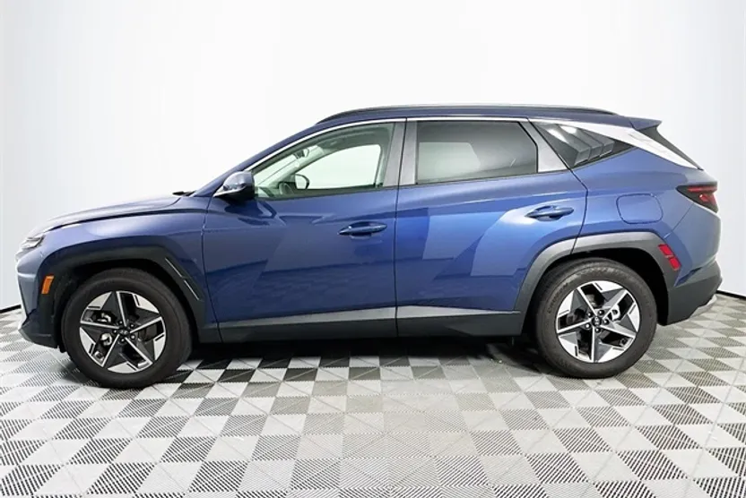 2025 Hyundai Tucson SEL photo 1